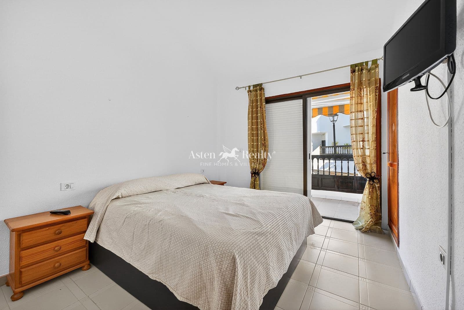 2 Zimmer Wohnung zu verkaufen in Playa San Juan mit Pool Garage - 300.000 € (Ref: 9782490)