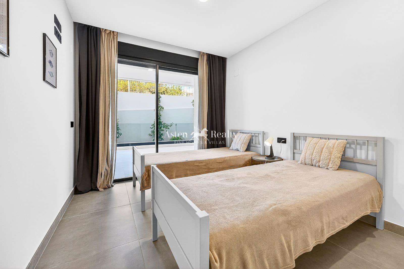 2 camera da letto Appartamento in vendita in Torviscas con piscina garage - 590.000 € (Rif: 9789851)