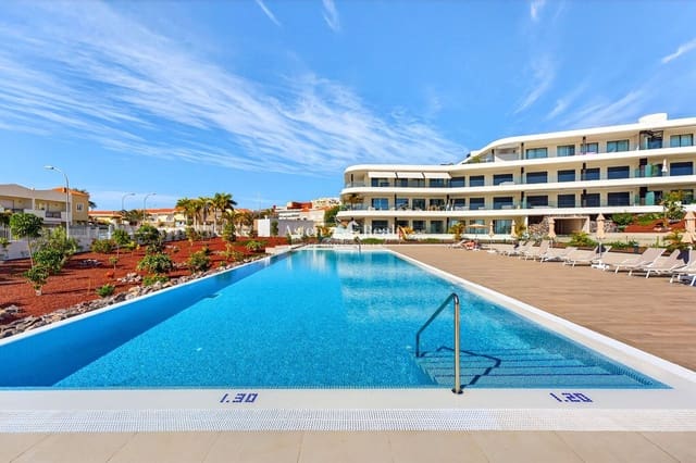 Piso de 2 habitaciones en Torviscas, Adeje en venta con piscina garaje - 590.000 € (Ref: 9789851)