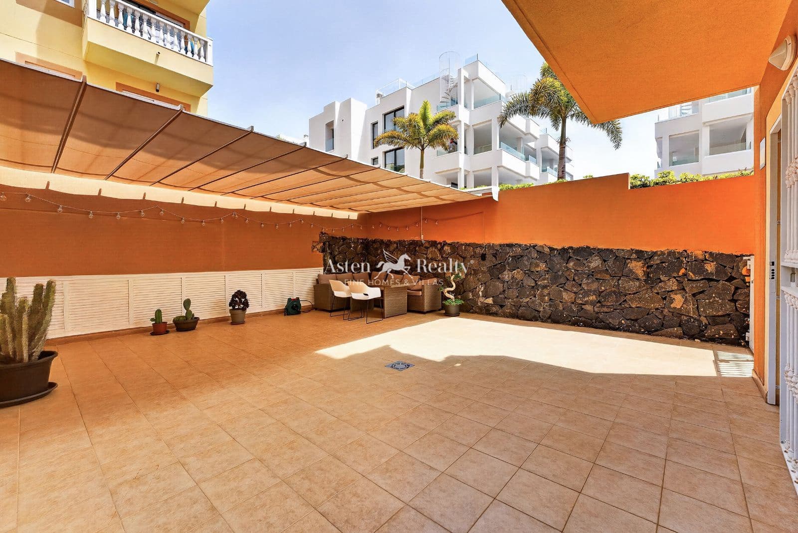 2 quarto Apartamento para venda em Palm-Mar com piscina garagem - 320 000 € (Ref: 9793488)