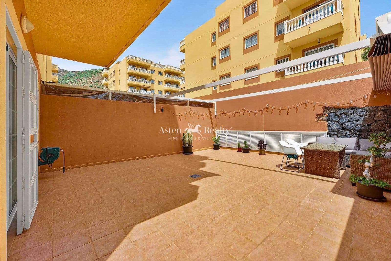 2 quarto Apartamento para venda em Palm-Mar com piscina garagem - 320 000 € (Ref: 9793488)