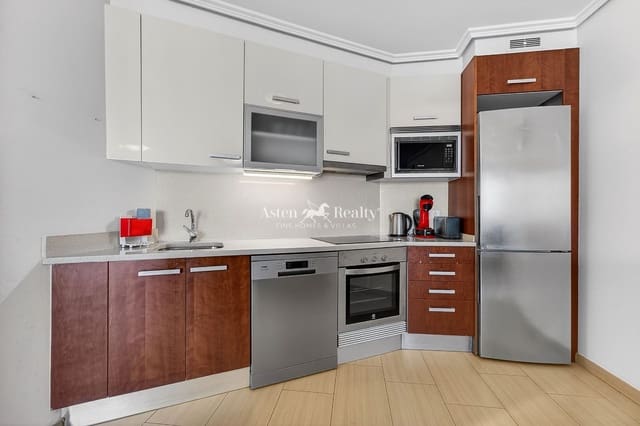 2 quarto Apartamento para venda em El Medano, Granadilla de Abona com piscina garagem - 445 000 € (Ref: 9793656)