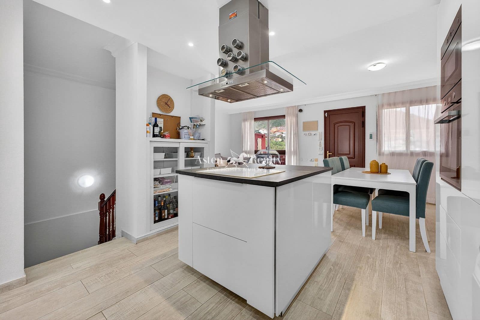 3 slaapkamer Flat te koop in Torviscas met garage - € 474.995 (Ref: 9793657)