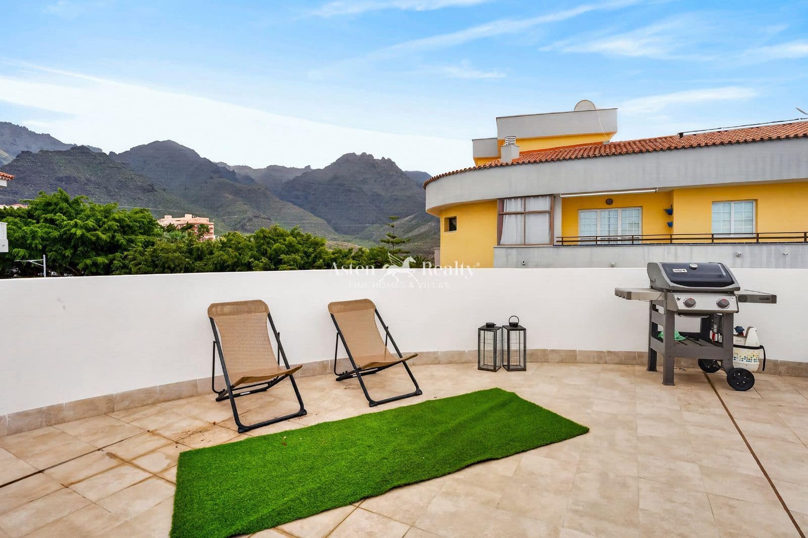 2 bedroom Flat for sale in Adeje with garage - € 340,000 (Ref: 9798385)