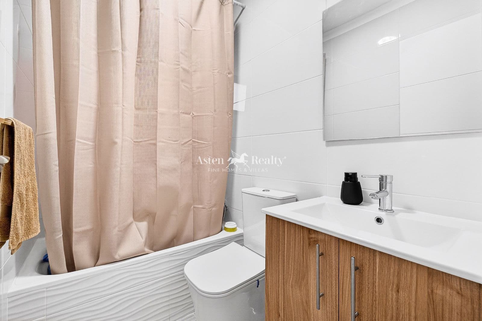 3 chambre Maison de Ville à vendre à La Orotava avec piscine garage - 740 000 € (Ref: 9802670)