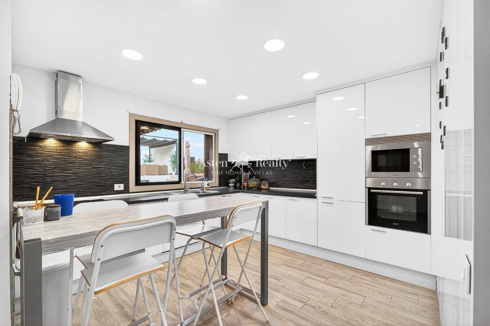 3 chambre Maison de Ville à vendre à La Orotava avec piscine garage - 740 000 € (Ref: 9802670)