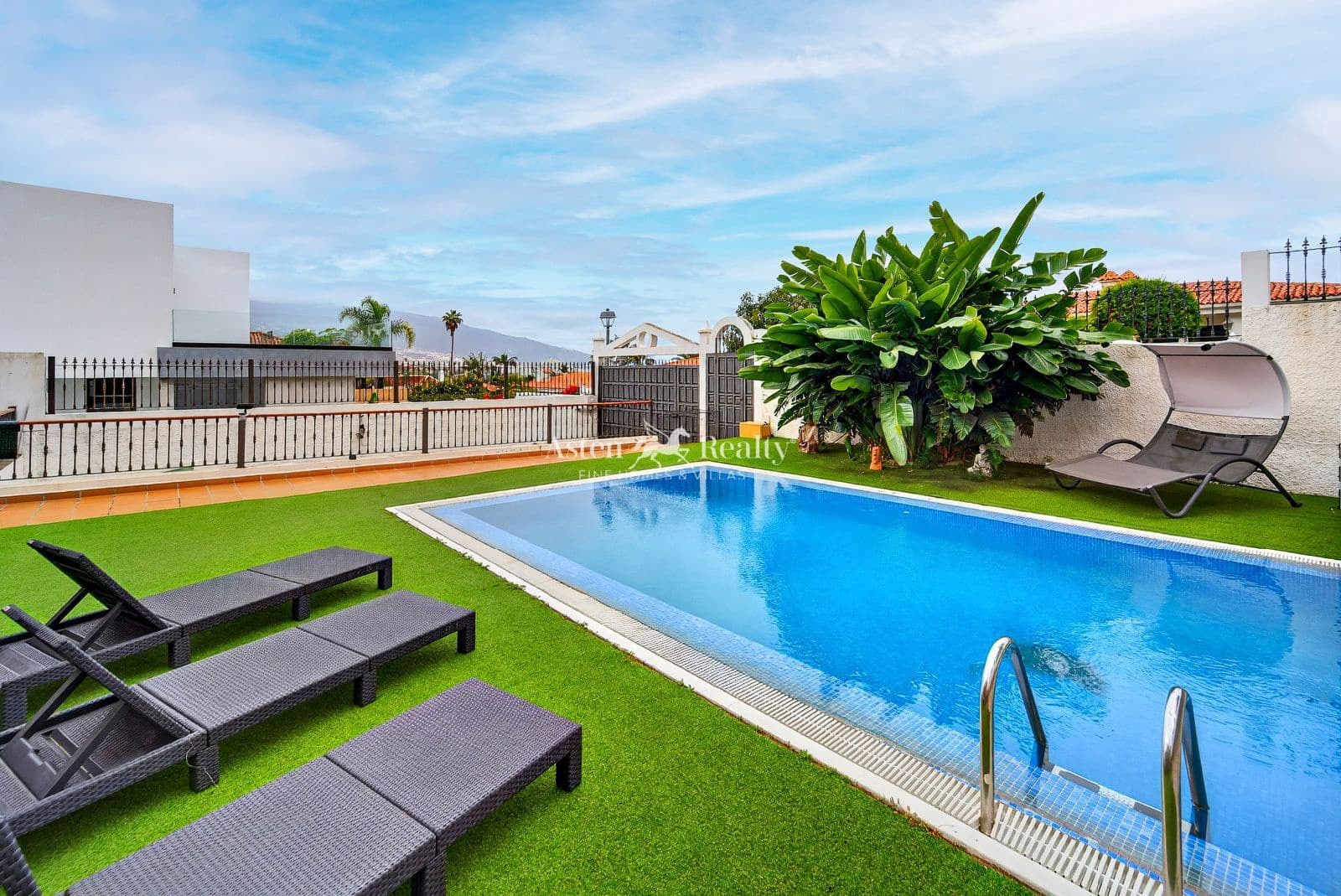 3 chambre Maison de Ville à vendre à La Orotava avec piscine garage - 740 000 € (Ref: 9802670)