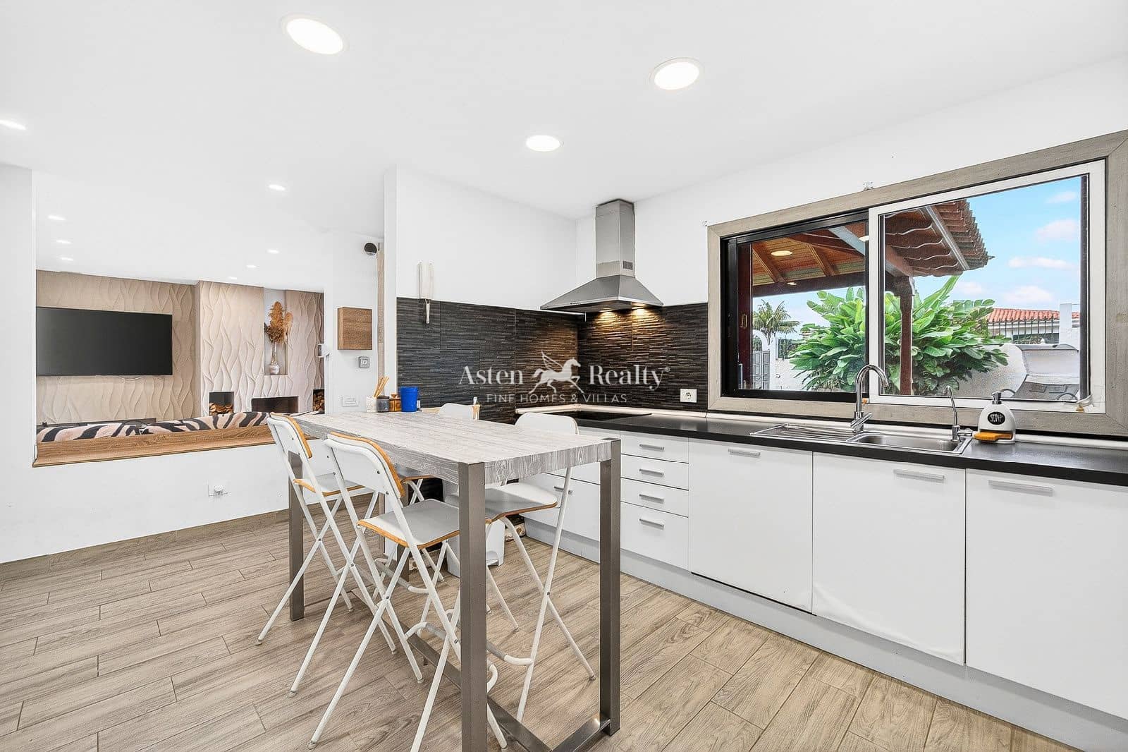 3 chambre Maison de Ville à vendre à La Orotava avec piscine garage - 740 000 € (Ref: 9802670)