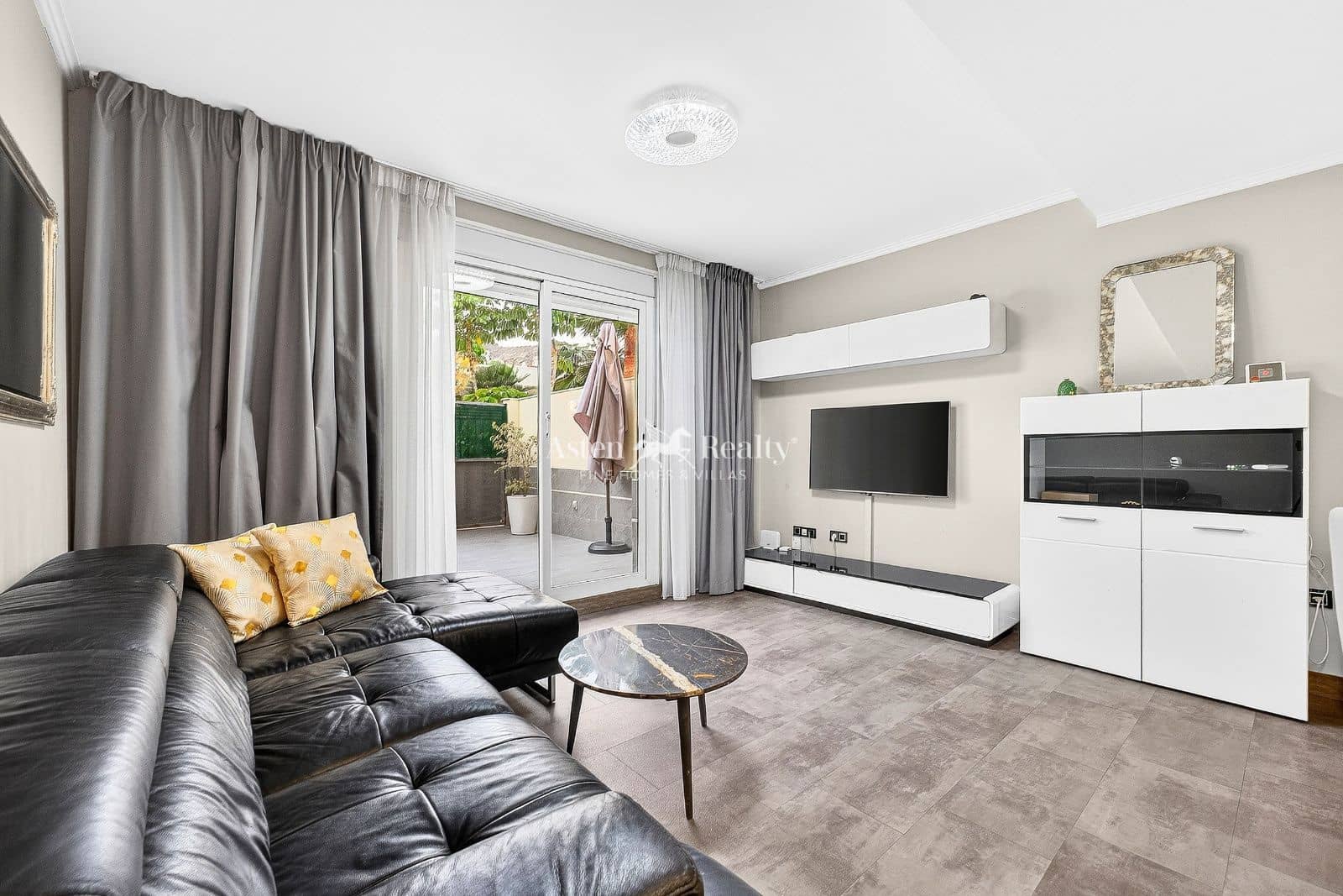 3 quarto Casa em Banda para venda em Torviscas com piscina garagem - 470 000 € (Ref: 9802960)