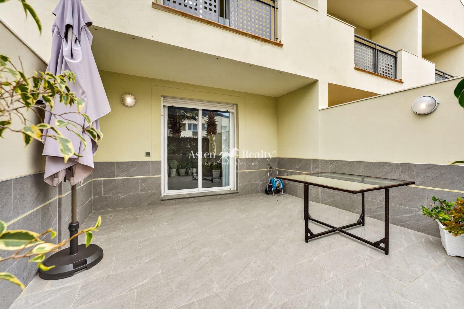 3 quarto Casa em Banda para venda em Torviscas com piscina garagem - 470 000 € (Ref: 9802960)