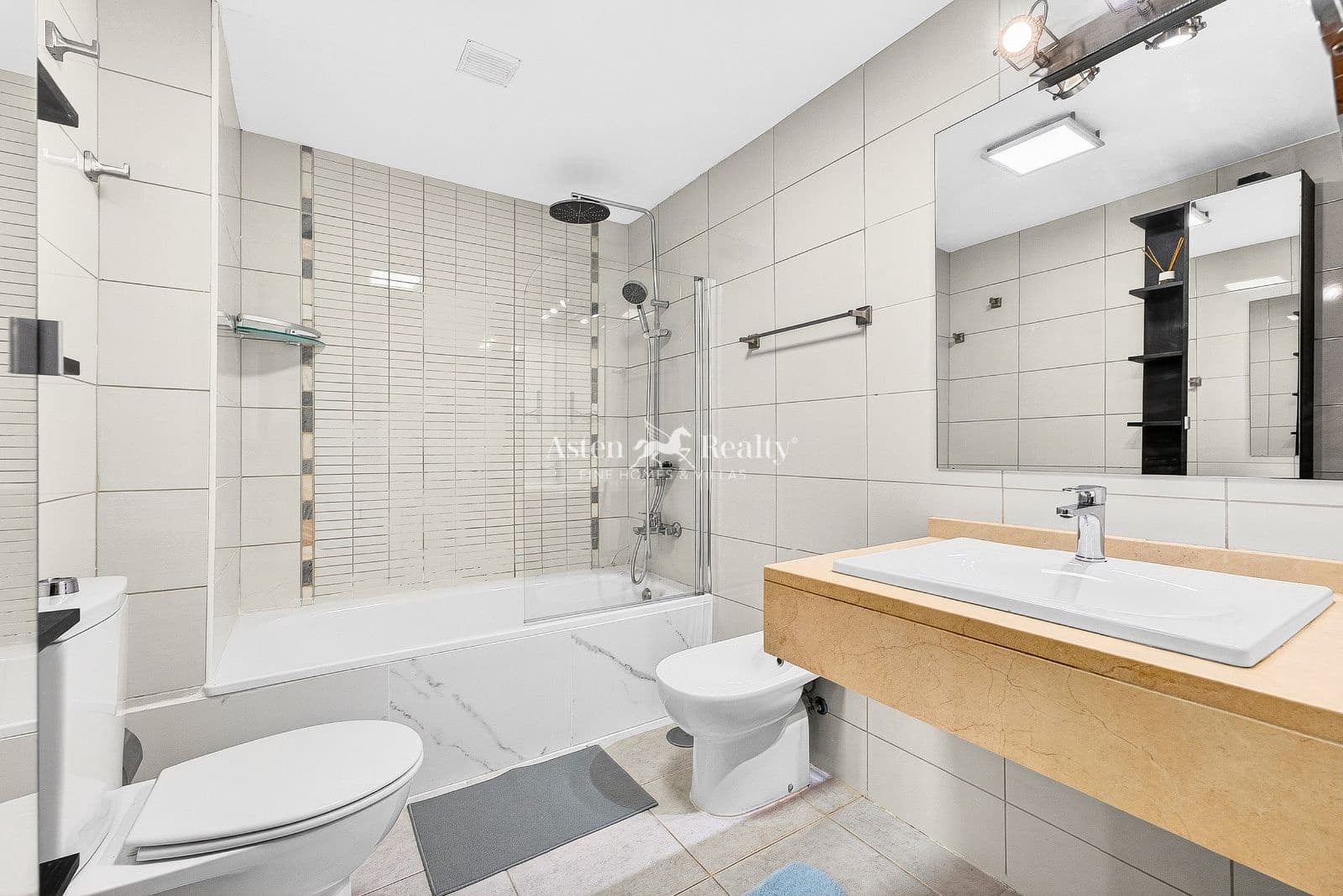 3 quarto Casa em Banda para venda em Torviscas com piscina garagem - 470 000 € (Ref: 9802960)