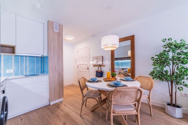 1 makuuhuone Asunto myytävänä paikassa El Medano, Granadilla de Abona - 275 000 € (Ref: 9810413)