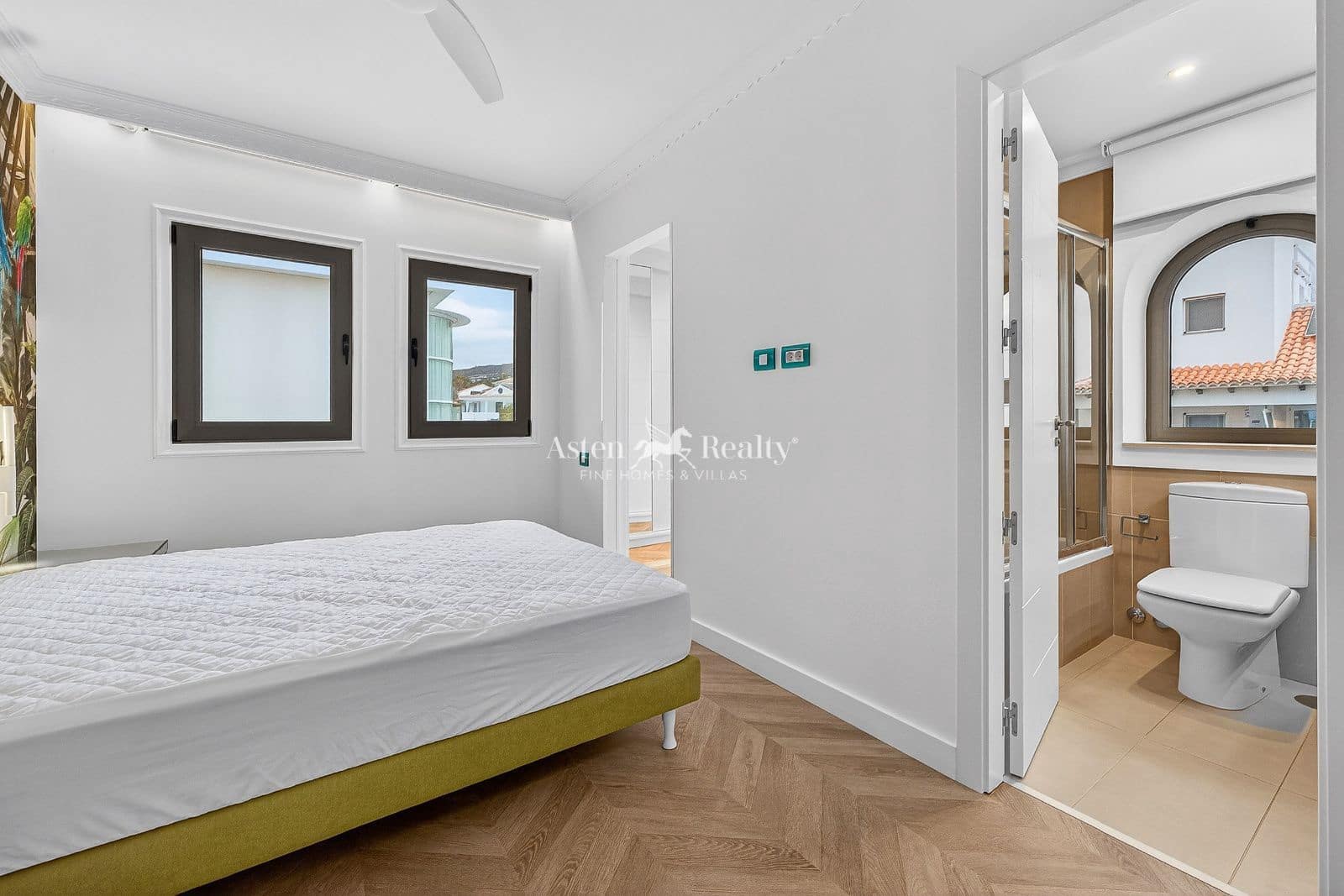 4 chambre Maison de Ville à vendre à La Caleta Adeje avec piscine garage - 3 500 000 € (Ref: 9816193)