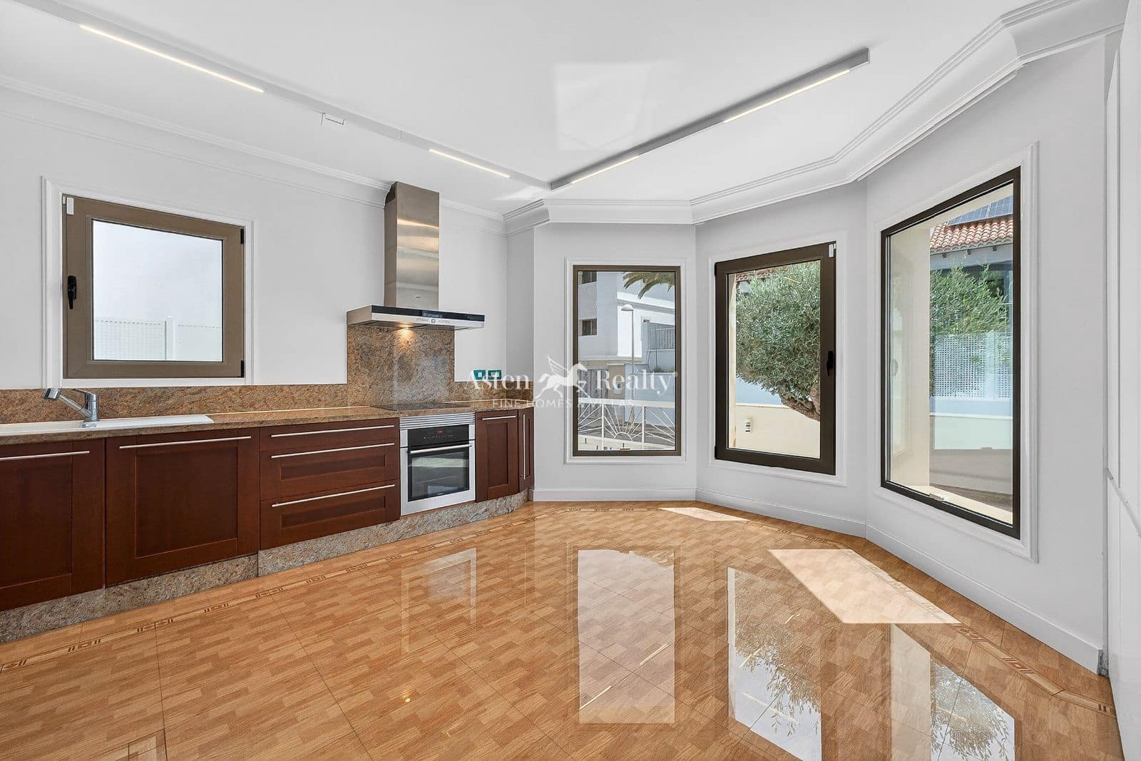 4 chambre Maison de Ville à vendre à La Caleta Adeje avec piscine garage - 3 500 000 € (Ref: 9816193)