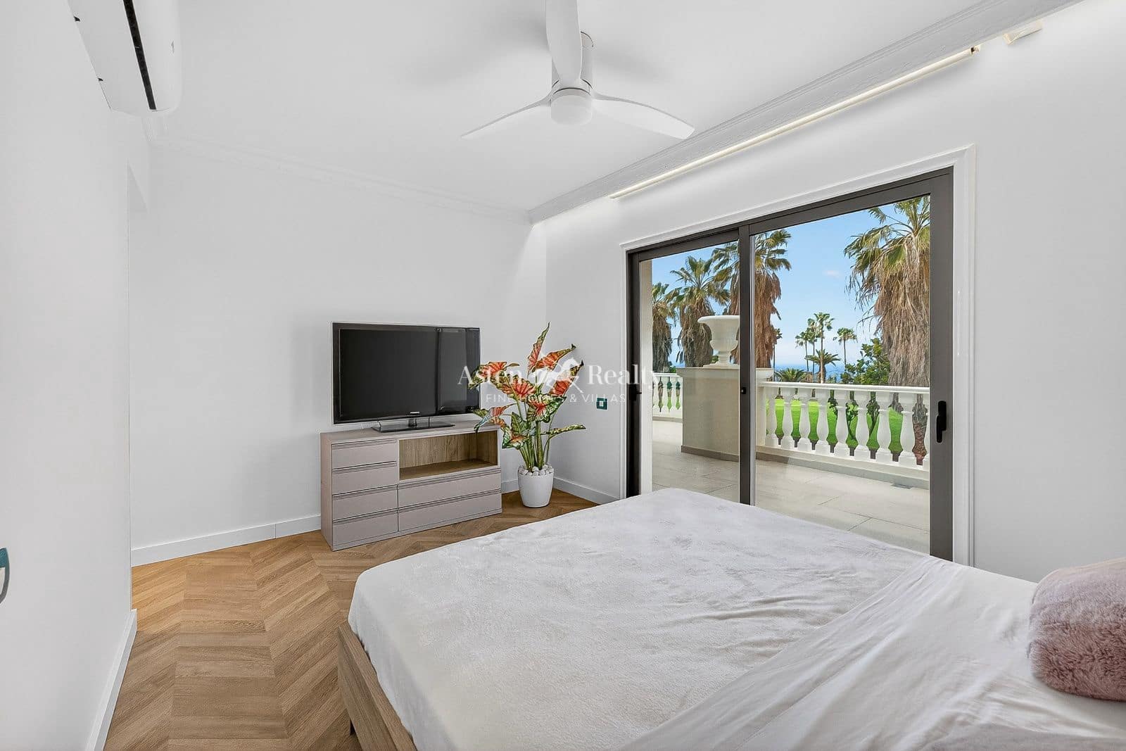 4 chambre Maison de Ville à vendre à La Caleta Adeje avec piscine garage - 3 500 000 € (Ref: 9816193)