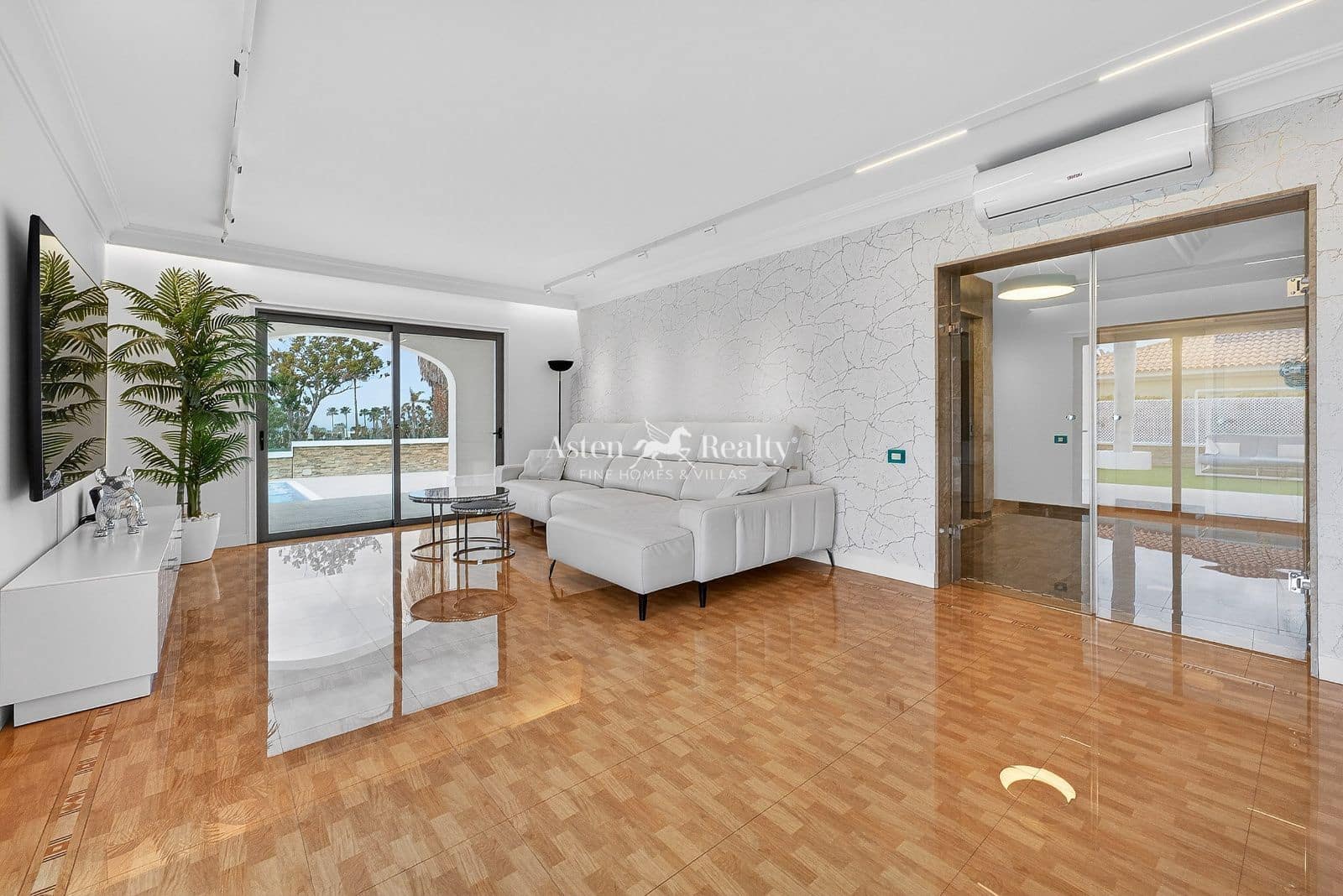 4 chambre Maison de Ville à vendre à La Caleta Adeje avec piscine garage - 3 500 000 € (Ref: 9816193)