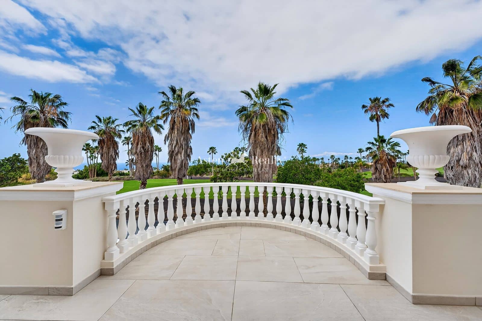4 chambre Maison de Ville à vendre à La Caleta Adeje avec piscine garage - 3 500 000 € (Ref: 9816193)