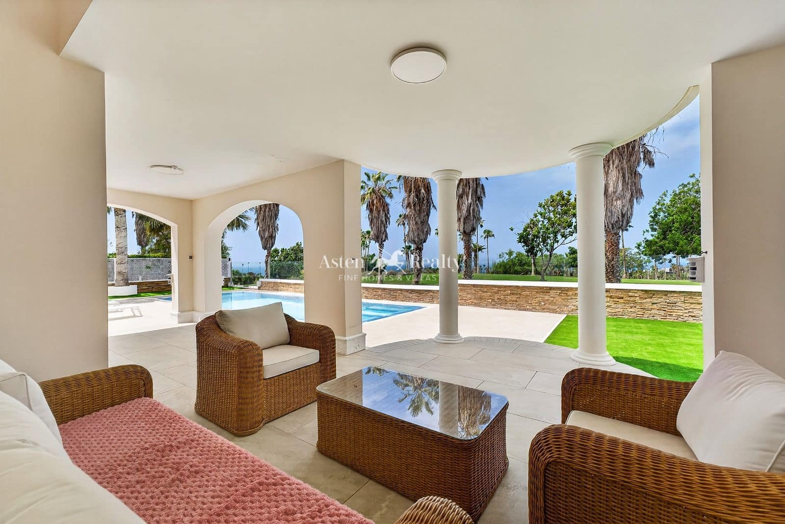 4 chambre Maison de Ville à vendre à La Caleta Adeje avec piscine garage - 3 500 000 € (Ref: 9816193)