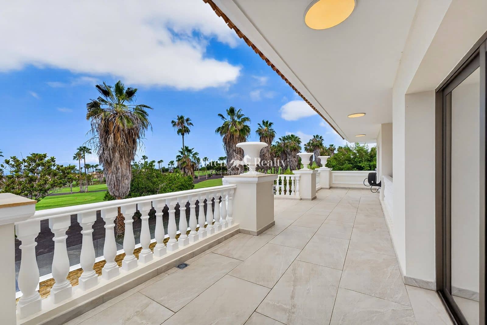 4 chambre Maison de Ville à vendre à La Caleta Adeje avec piscine garage - 3 500 000 € (Ref: 9816193)