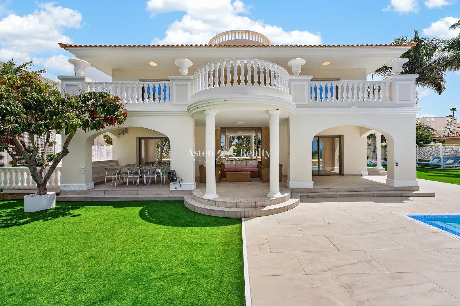 4 chambre Maison de Ville à vendre à La Caleta Adeje avec piscine garage - 3 500 000 € (Ref: 9816193)