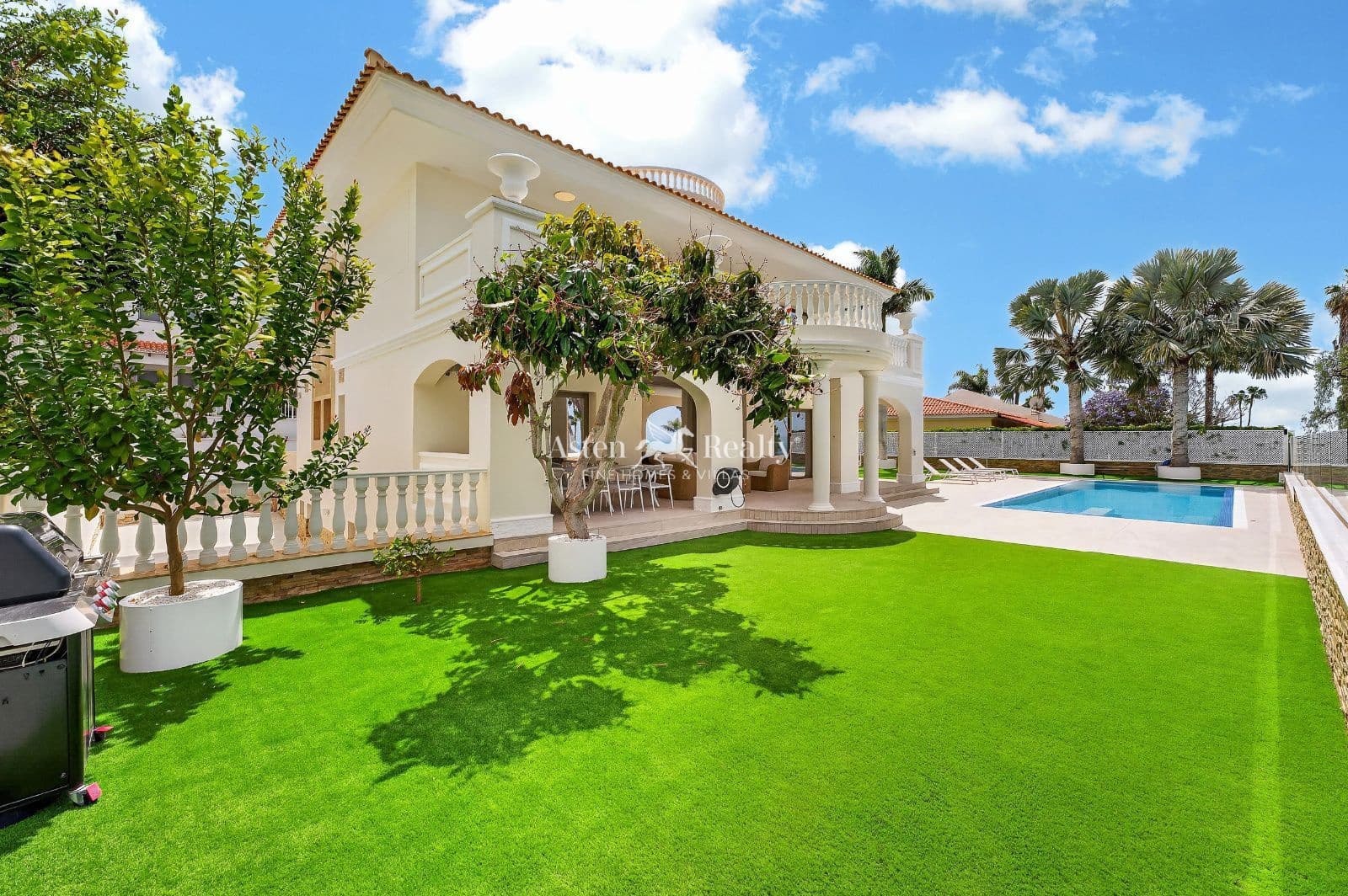 4 chambre Maison de Ville à vendre à La Caleta Adeje avec piscine garage - 3 500 000 € (Ref: 9816193)