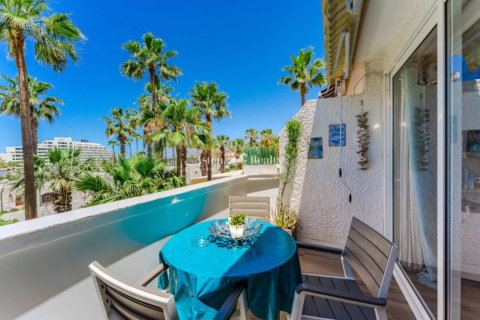 1 bedroom Penthouse for sale in Playa de las Americas with pool - € 305,000 (Ref: 9819333)