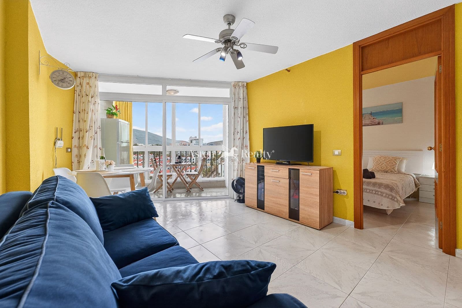 1 bedroom Flat for sale in Playa de las Americas with pool - € 273,000 (Ref: 9823886)