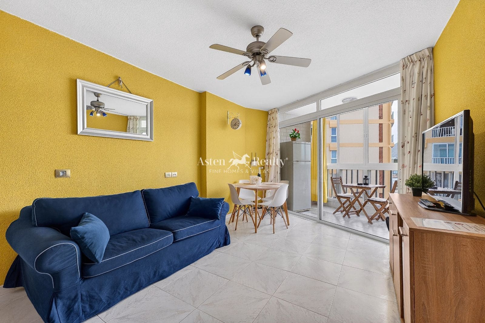 1 bedroom Flat for sale in Playa de las Americas with pool - € 273,000 (Ref: 9823886)
