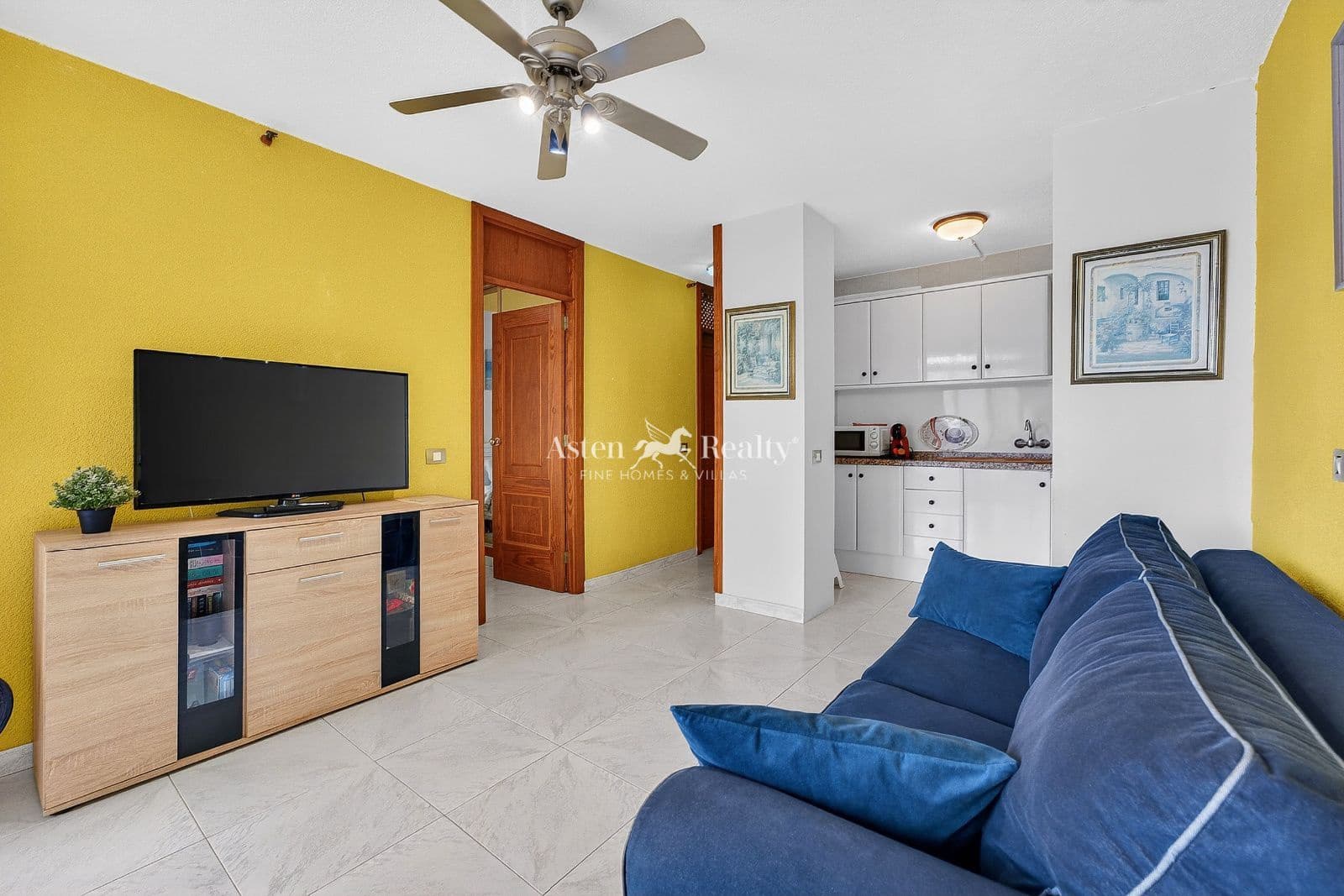 1 bedroom Flat for sale in Playa de las Americas with pool - € 273,000 (Ref: 9823886)