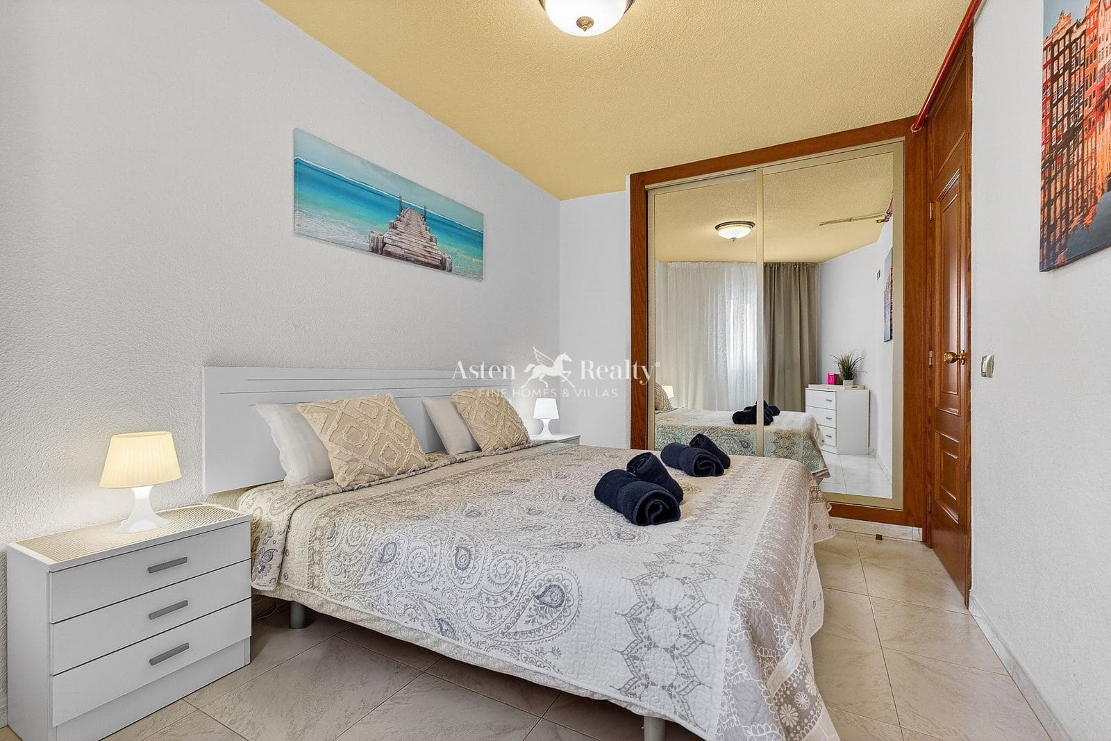 1 bedroom Flat for sale in Playa de las Americas with pool - € 273,000 (Ref: 9823886)