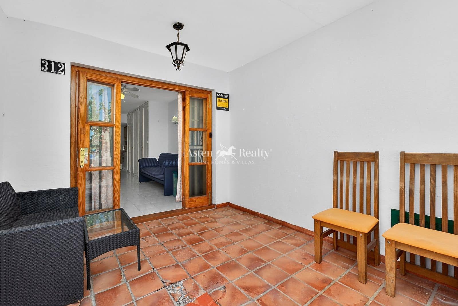 1 bedroom Flat for sale in Los Cristianos with pool - € 170,000 (Ref: 9824045)