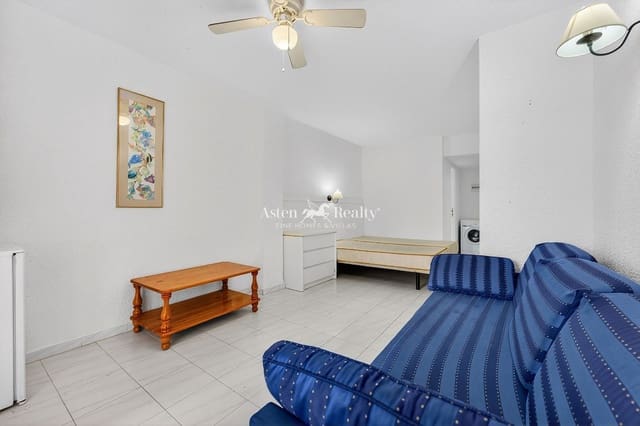 Leilighet til salgs i Los Cristianos, Arona med svømmebasseng - € 170 000 (Ref: 9824045)