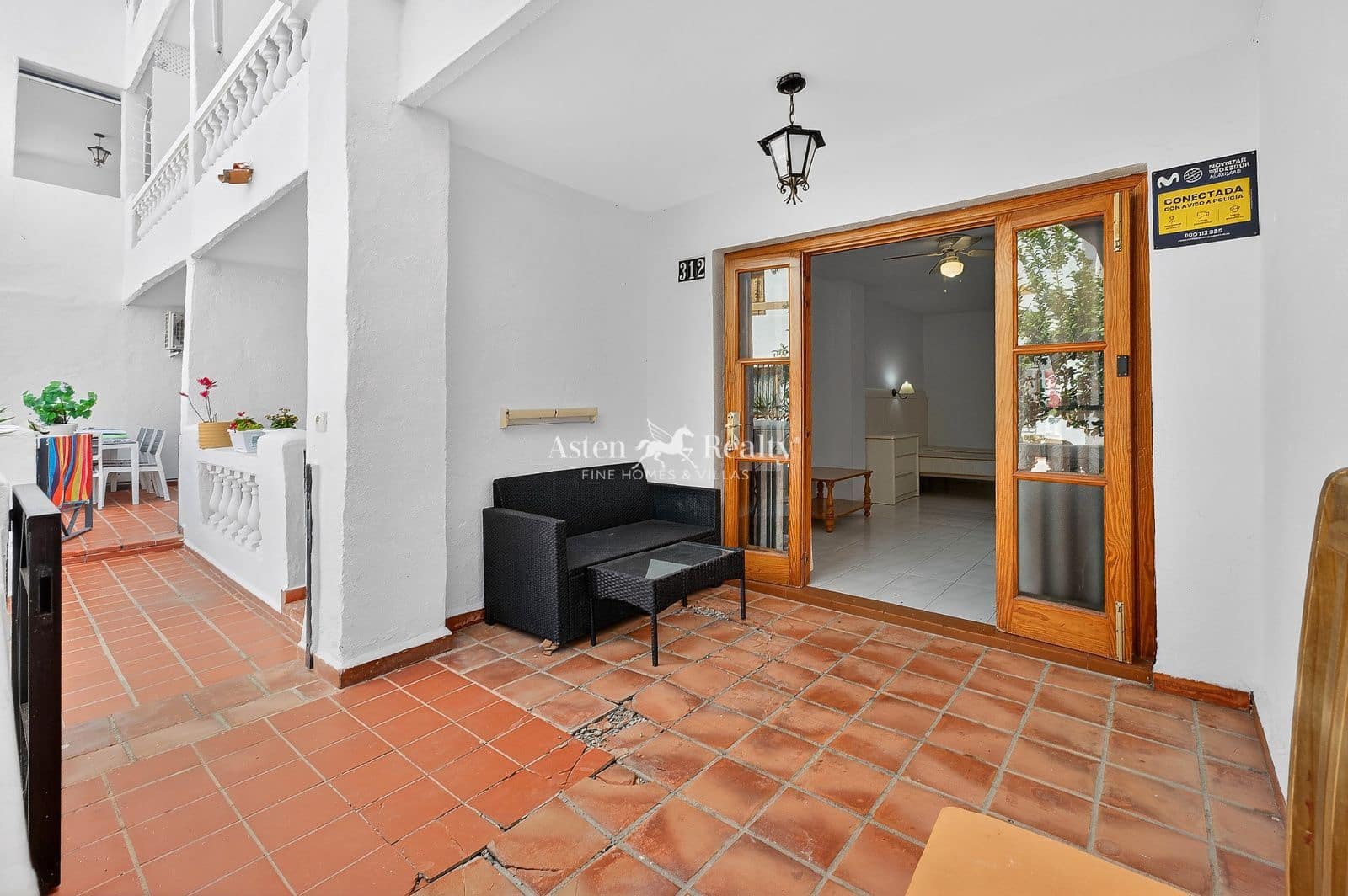 1 bedroom Flat for sale in Los Cristianos with pool - € 170,000 (Ref: 9824045)