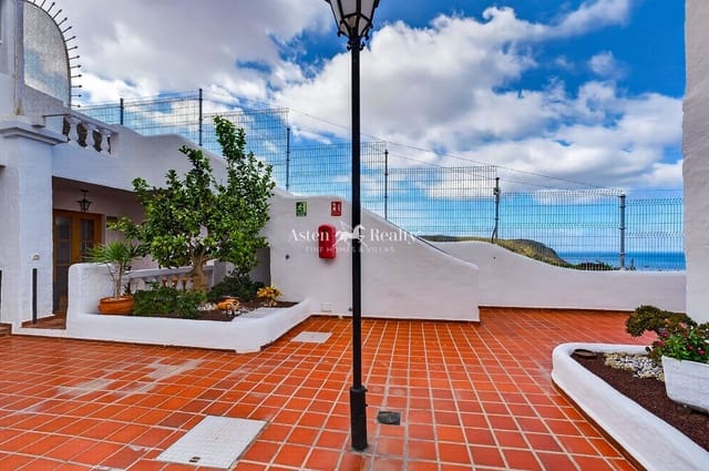 Leilighet til salgs i Los Cristianos, Arona med svømmebasseng - € 170 000 (Ref: 9824045)