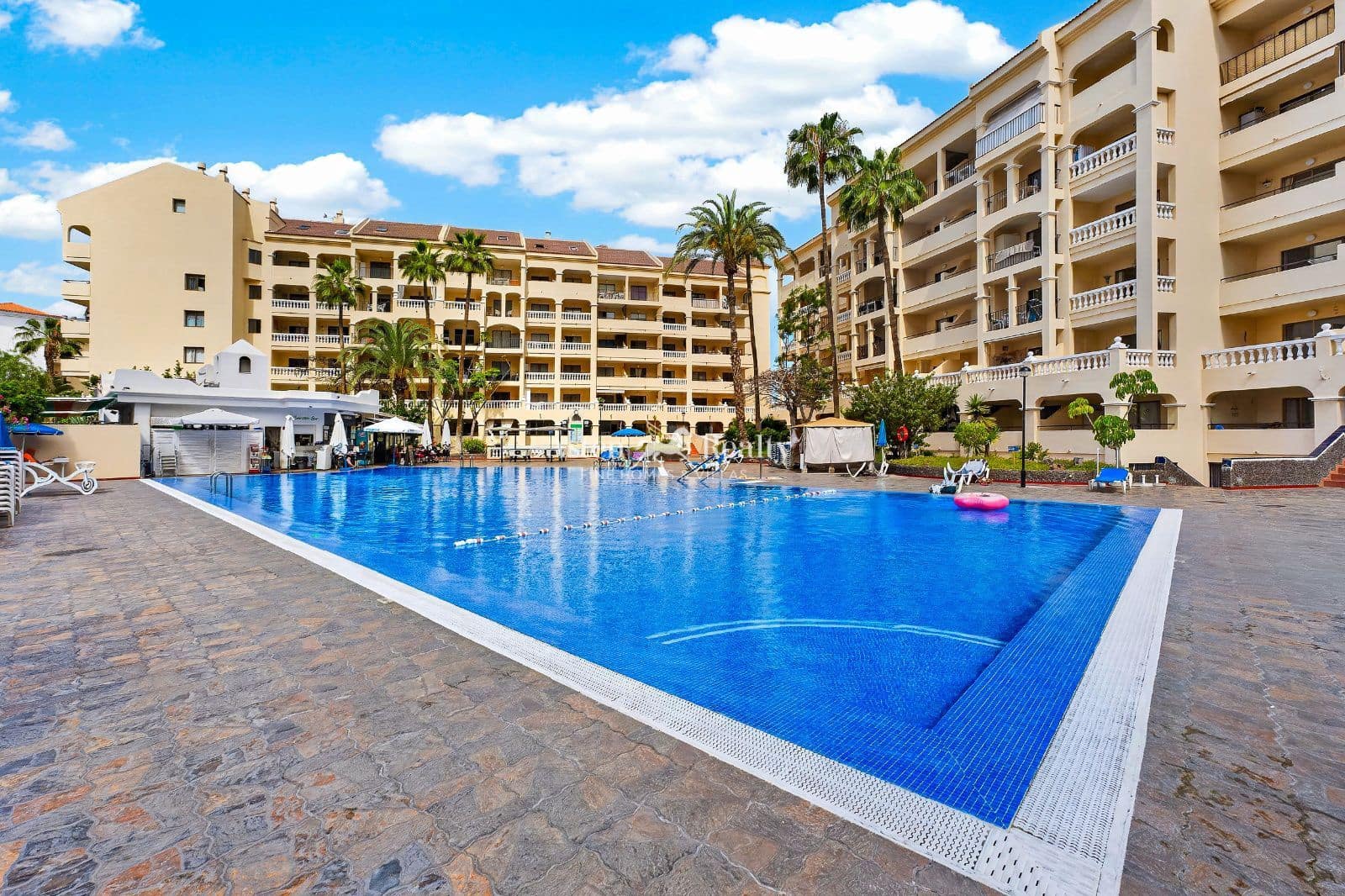 1 bedroom Flat for sale in Los Cristianos with pool - € 185,000 (Ref: 9824046)