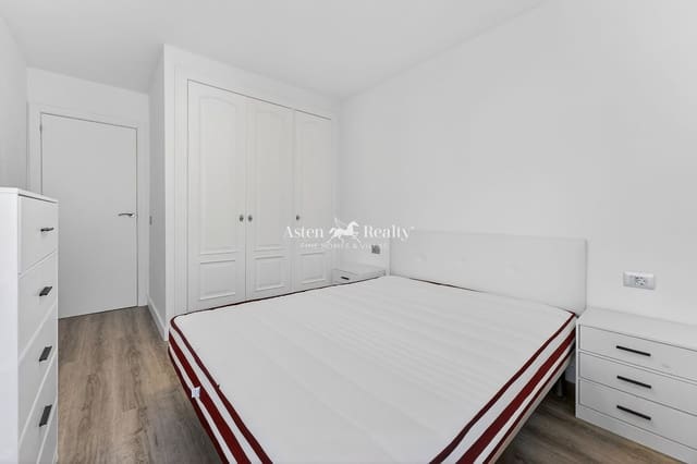 2 bedroom Flat for sale in Playa Paraiso, Adeje with pool - € 335,000 (Ref: 9830121)