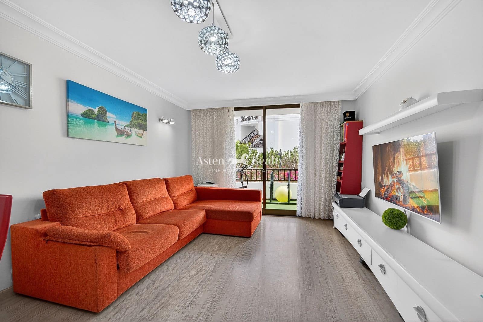 2 bedroom Flat for sale in Playa de las Americas with pool - € 630,000 (Ref: 9830294)