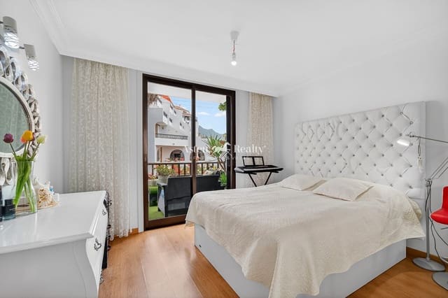 2 soveværelse Lejlighed til salg i Playa de las Americas, Arona med swimmingpool - € 630.000 (Ref: 9830294)