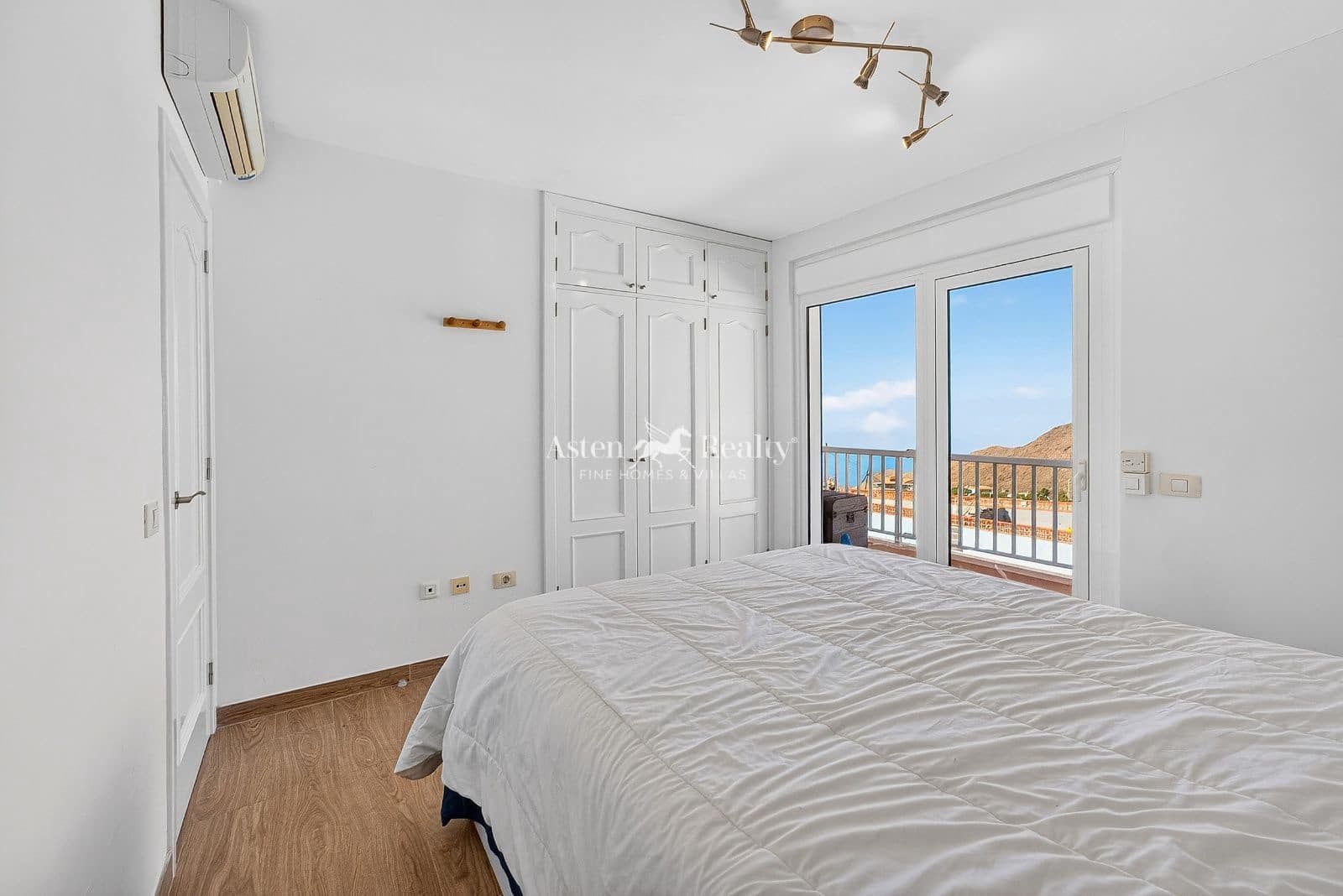 3 bedroom Flat for sale in Santiago del Teide - € 249,000 (Ref: 9832899)