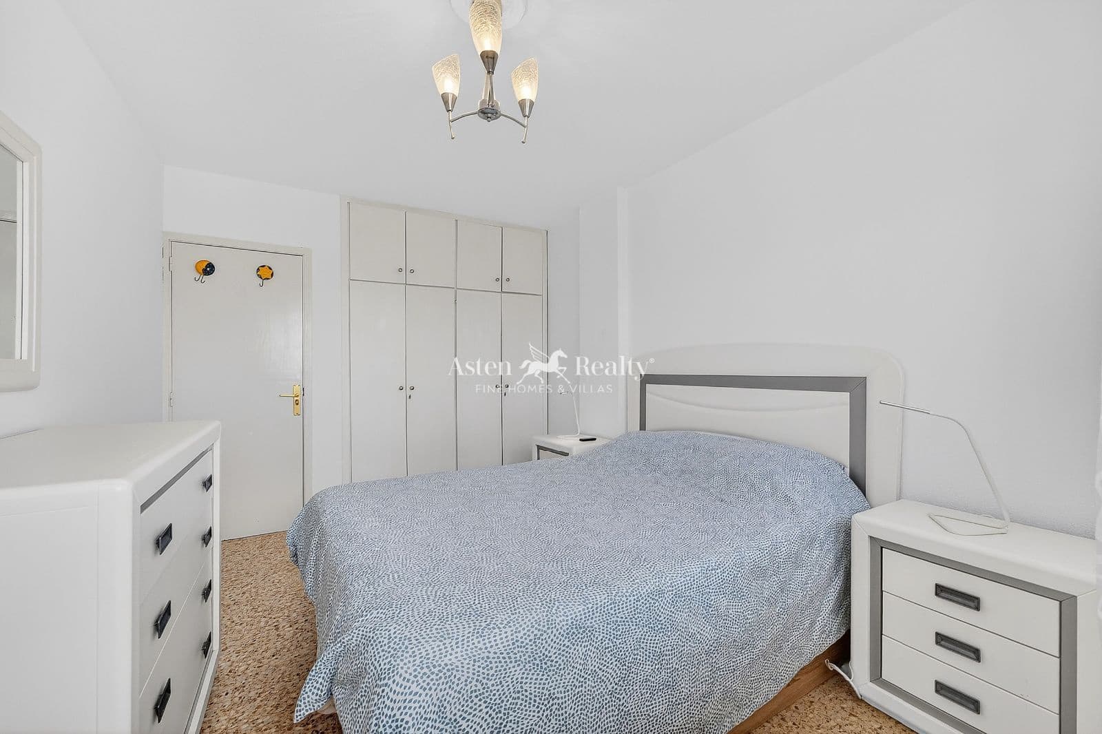 1 makuuhuone Asunto myytävänä paikassa Playa de las Americas mukana uima-altaan 
autotalli - 259 500 € (Ref: 9841578)