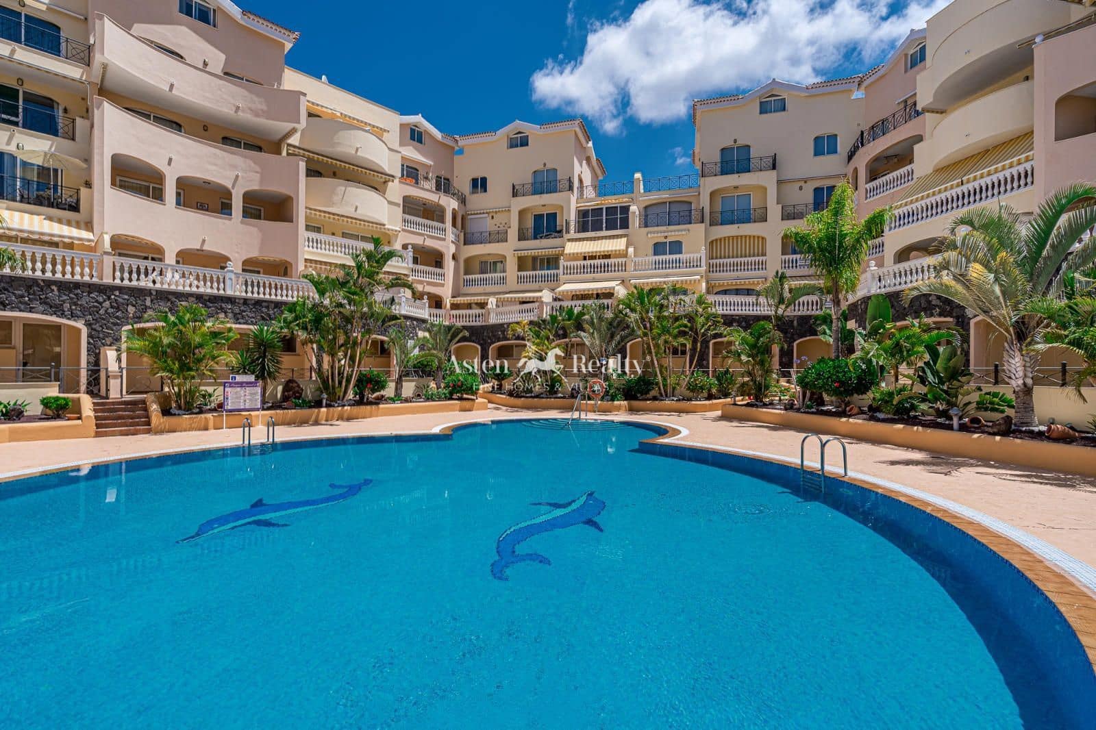 1 bedroom Flat for sale in Los Cristianos with pool - € 350,000 (Ref: 9841579)