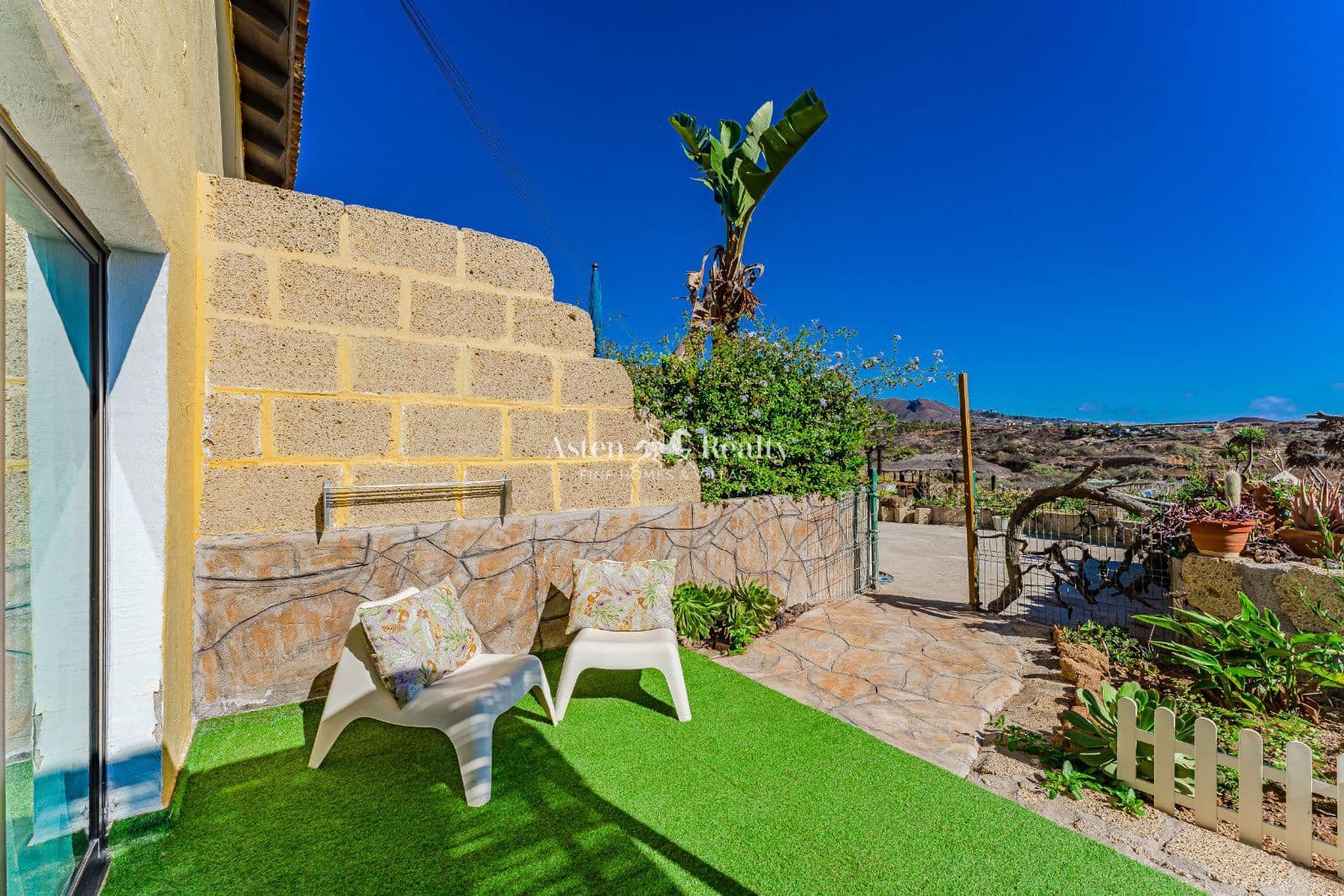 2 bedroom Townhouse for sale in El Fronton - € 260,000 (Ref: 9854428)
