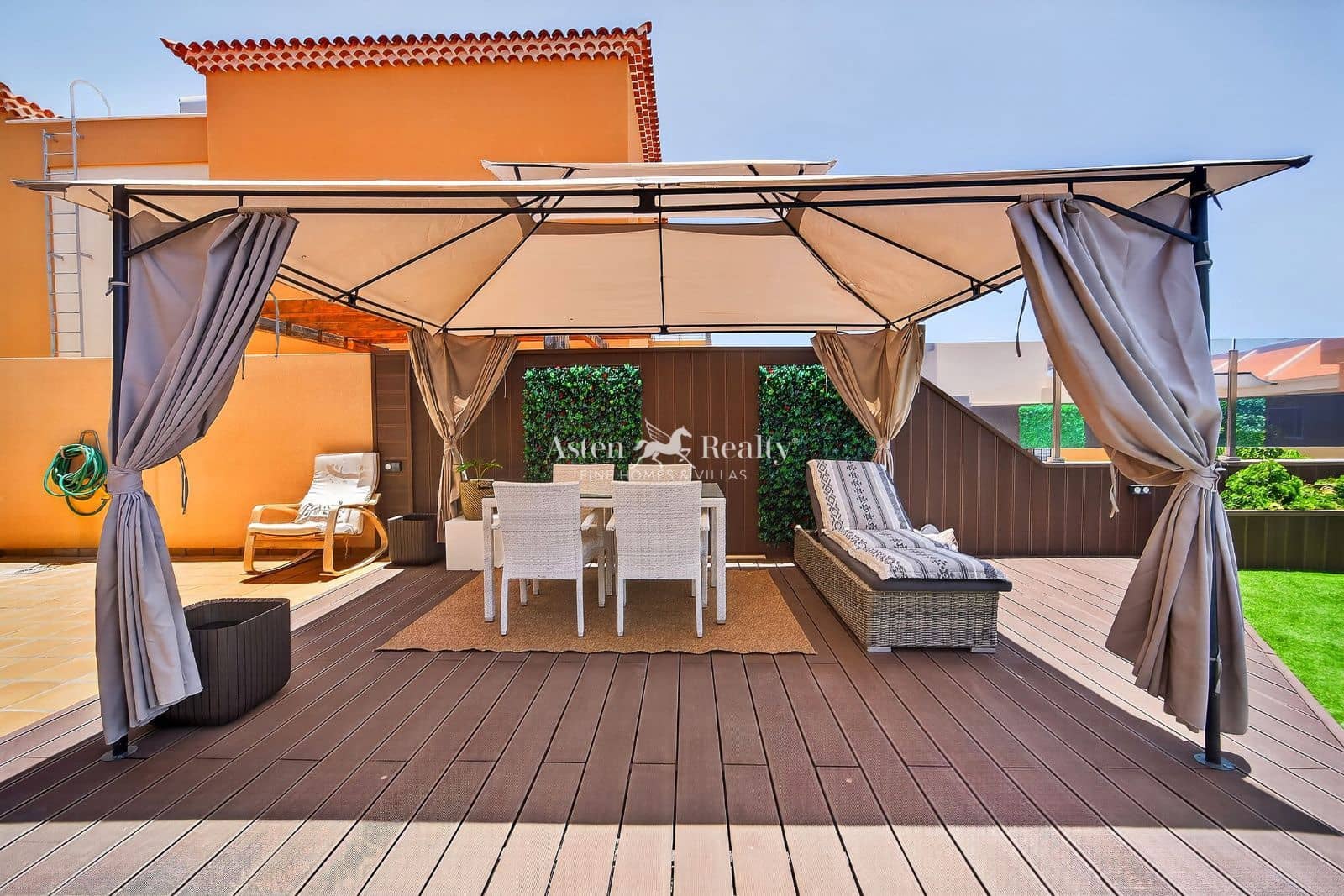 4 bedroom Villa for sale in Puerto Santiago with pool garage - € 1,055,555 (Ref: 9861349)