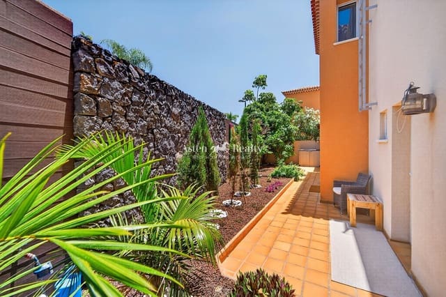 4 soveværelse Villa til salg i Puerto Santiago, Santiago del Teide med swimmingpool garage - € 1.055.555 (Ref: 9861349)