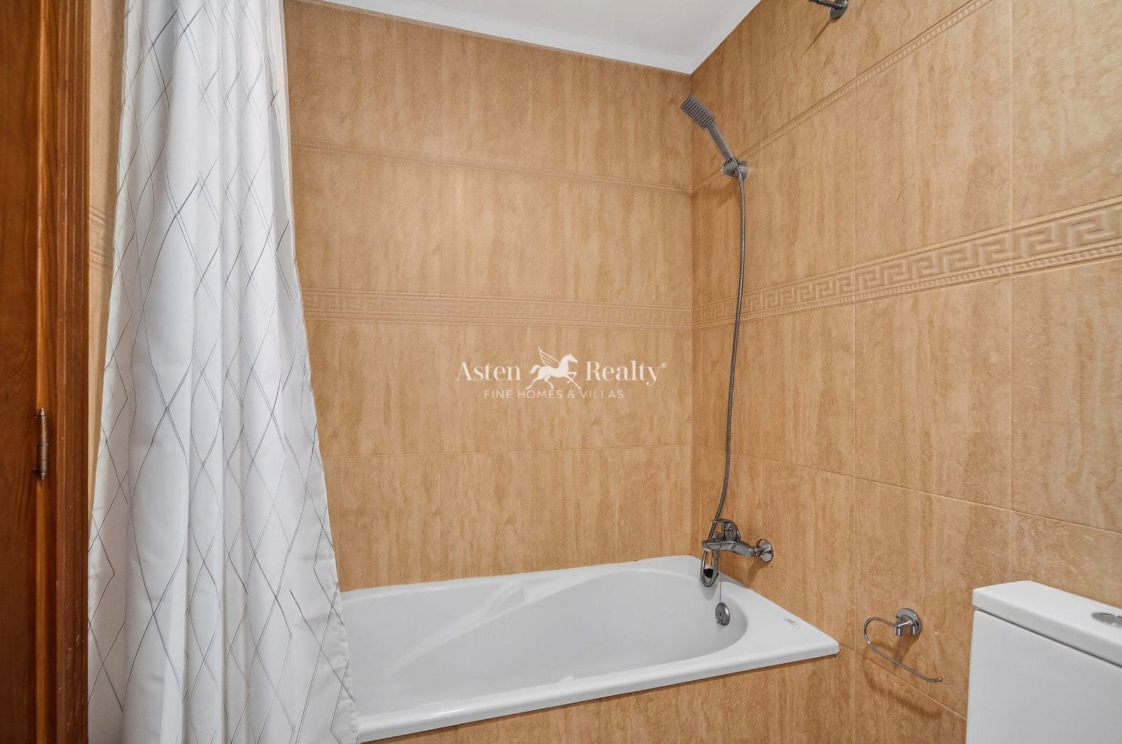 4 bedroom Villa for sale in Puerto Santiago with pool garage - € 1,055,555 (Ref: 9861349)