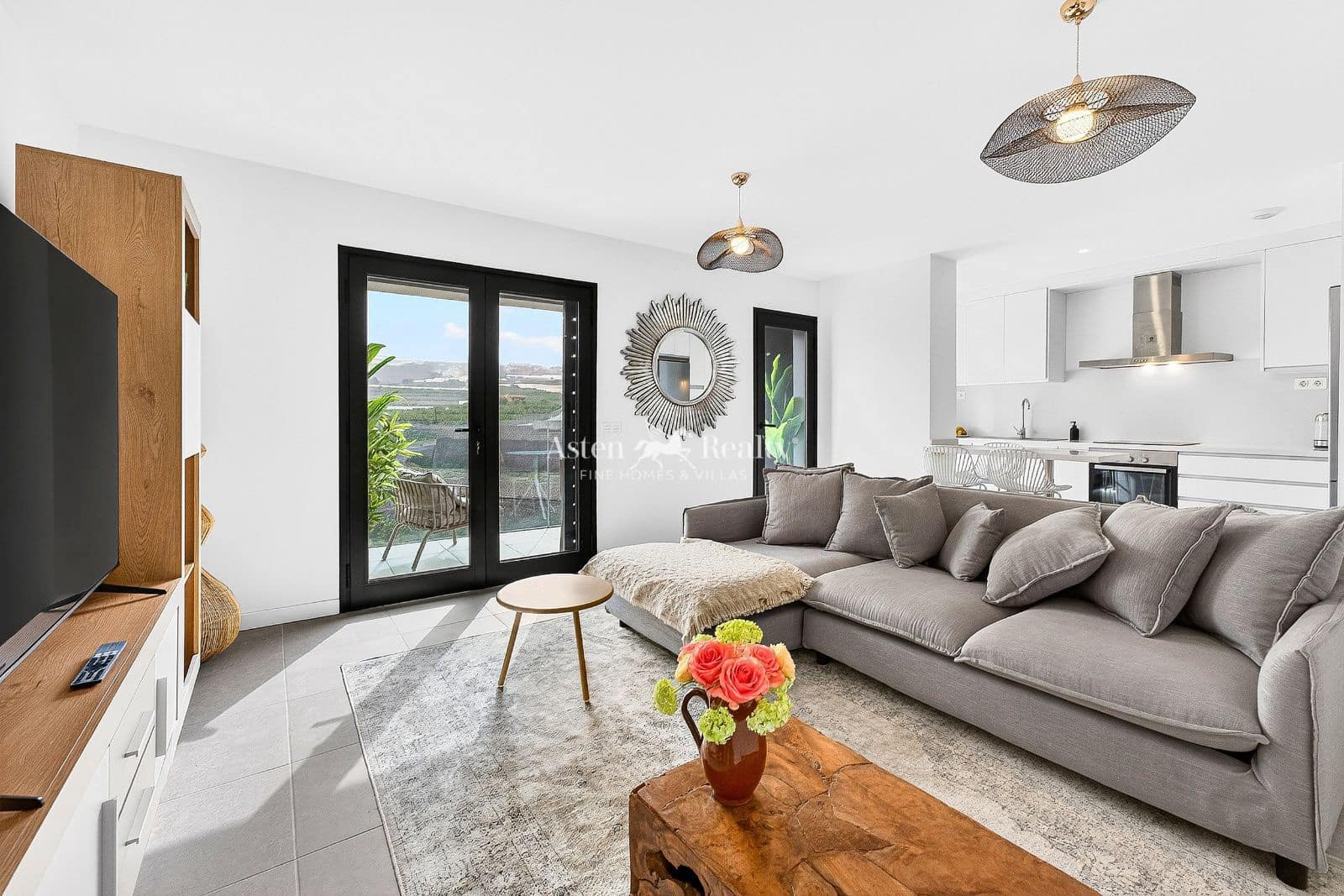 2 bedroom Flat for sale in Playa San Juan with garage - € 359,000 (Ref: 9861350)
