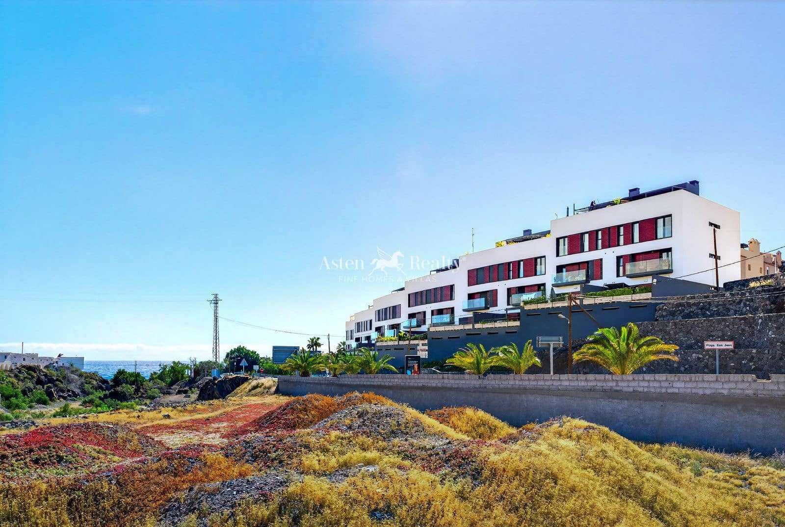 2 bedroom Flat for sale in Playa San Juan with garage - € 359,000 (Ref: 9861350)