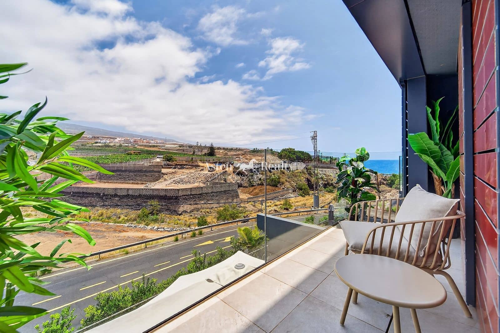 2 bedroom Flat for sale in Playa San Juan with garage - € 359,000 (Ref: 9861350)