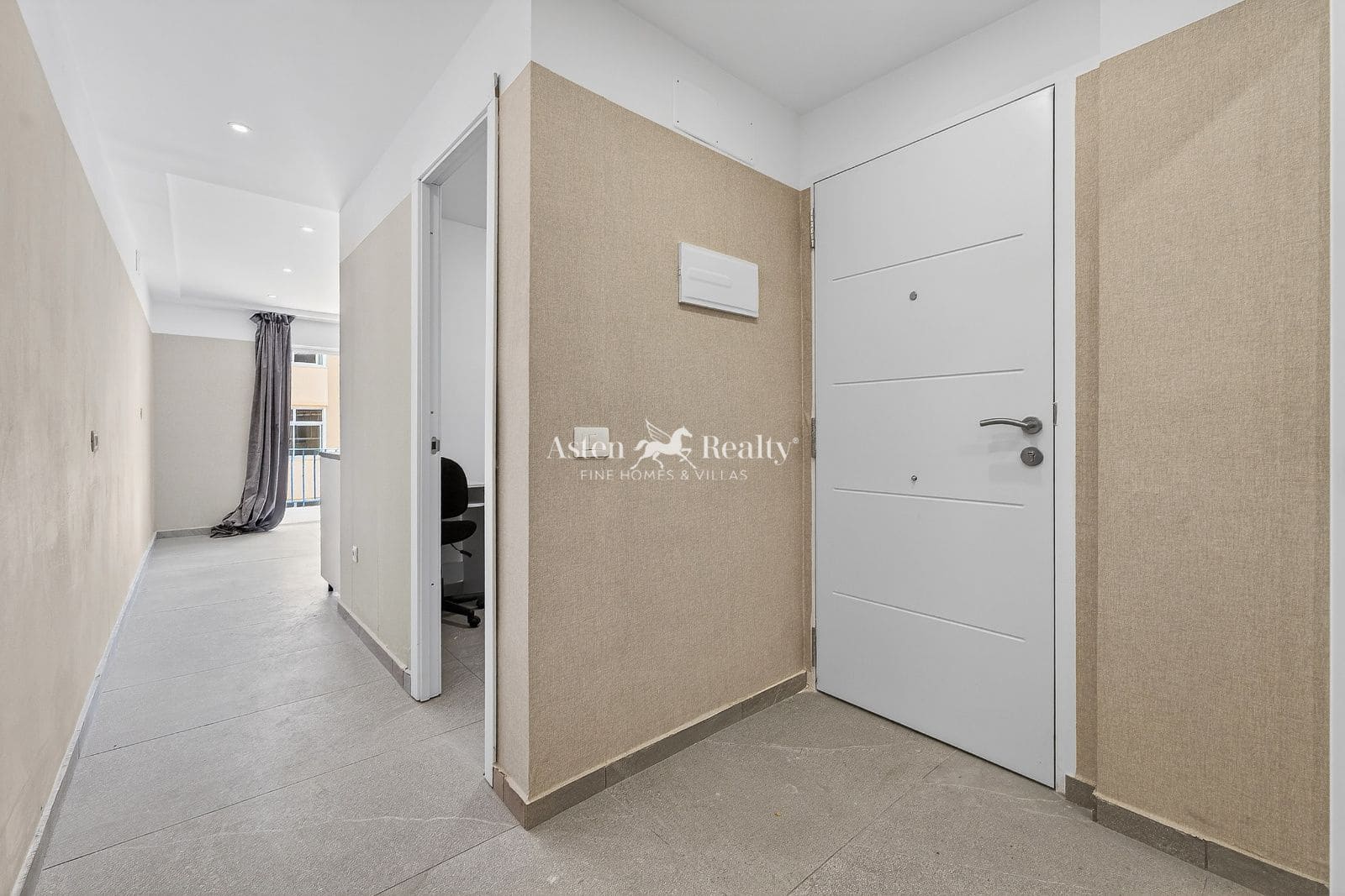 2 bedroom Penthouse for sale in Los Cristianos - € 290,000 (Ref: 9867935)