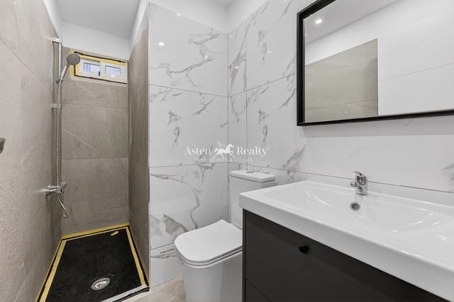 2 bedroom Penthouse for sale in Los Cristianos, Arona - € 290,000 (Ref: 9867935)